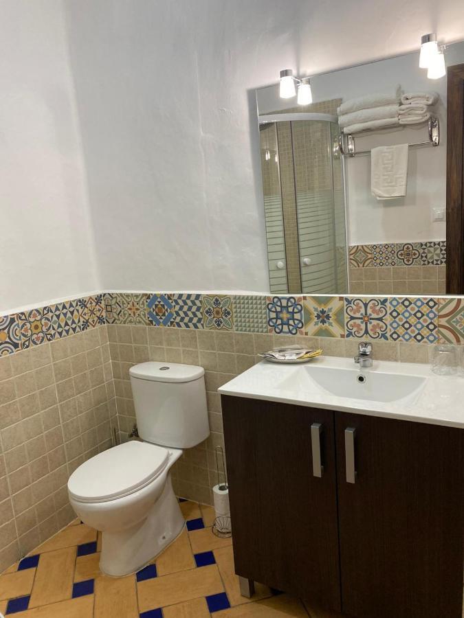Apartamentos Turisticos - Hostal Los Alisos Aliseda Ngoại thất bức ảnh