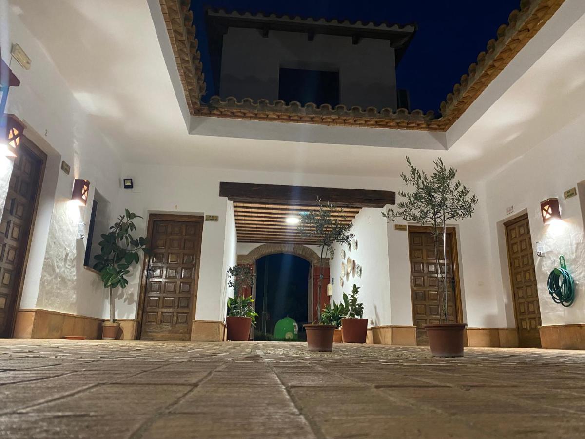Apartamentos Turisticos - Hostal Los Alisos Aliseda Ngoại thất bức ảnh