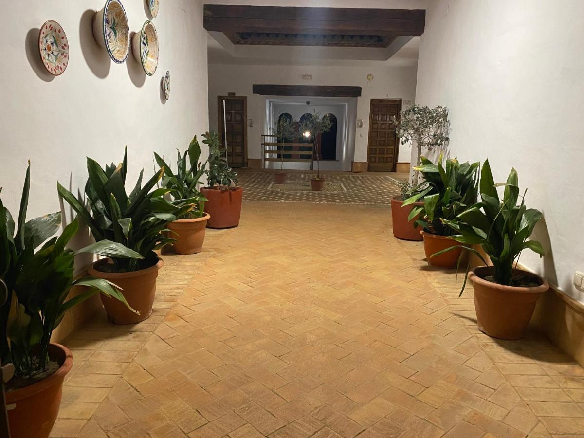 Apartamentos Turisticos - Hostal Los Alisos Aliseda Ngoại thất bức ảnh