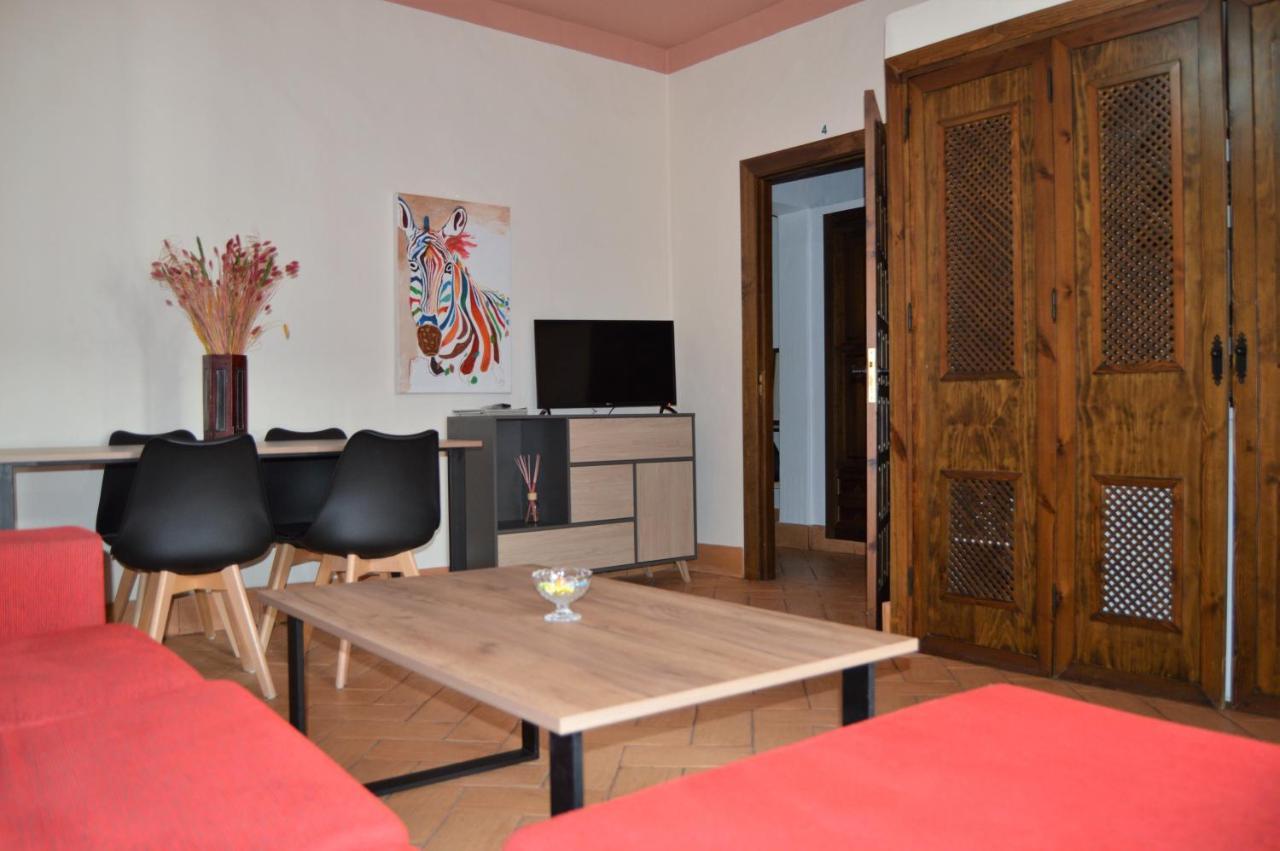 Apartamentos Turisticos - Hostal Los Alisos Aliseda Ngoại thất bức ảnh