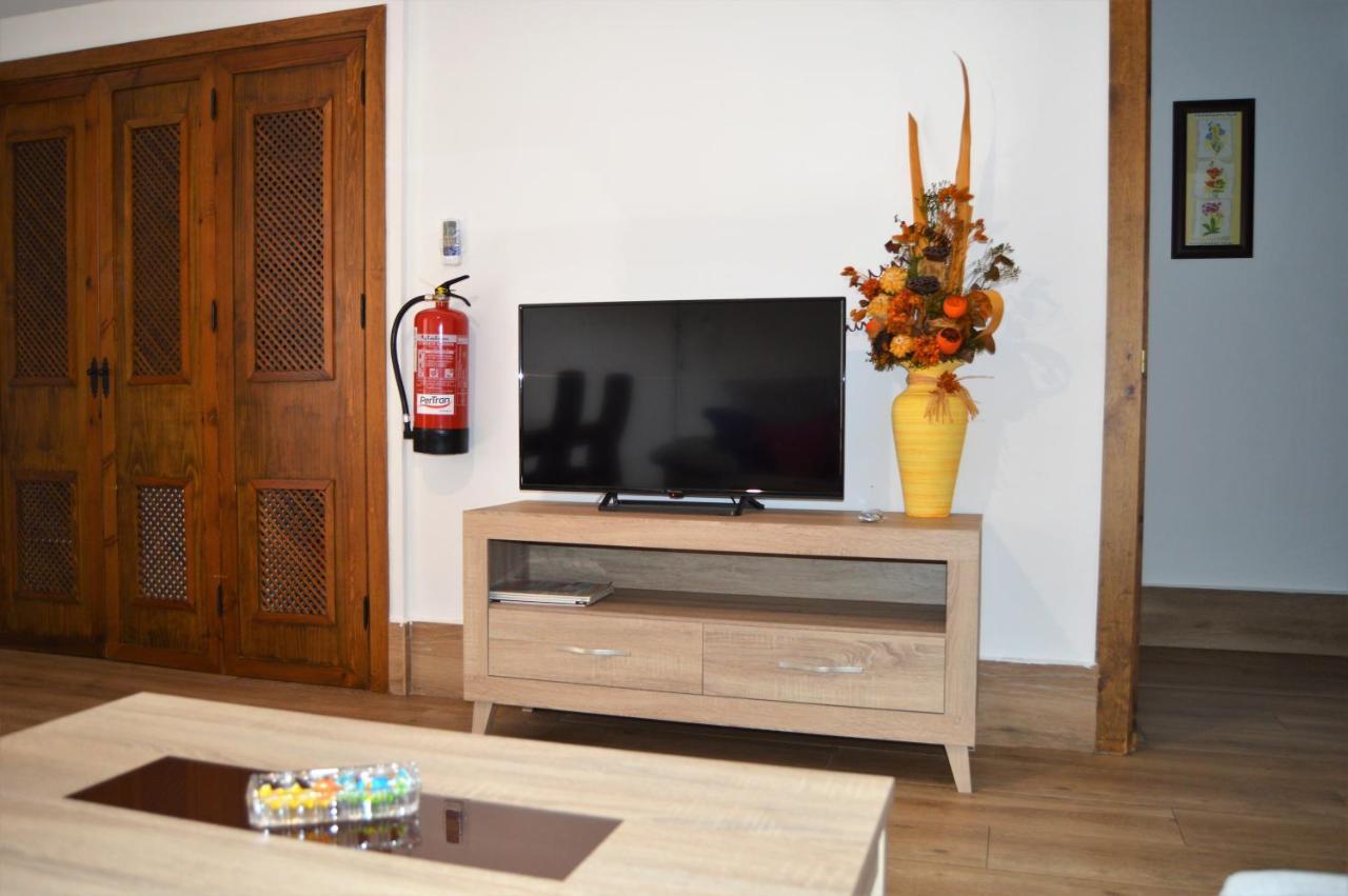 Apartamentos Turisticos - Hostal Los Alisos Aliseda Ngoại thất bức ảnh