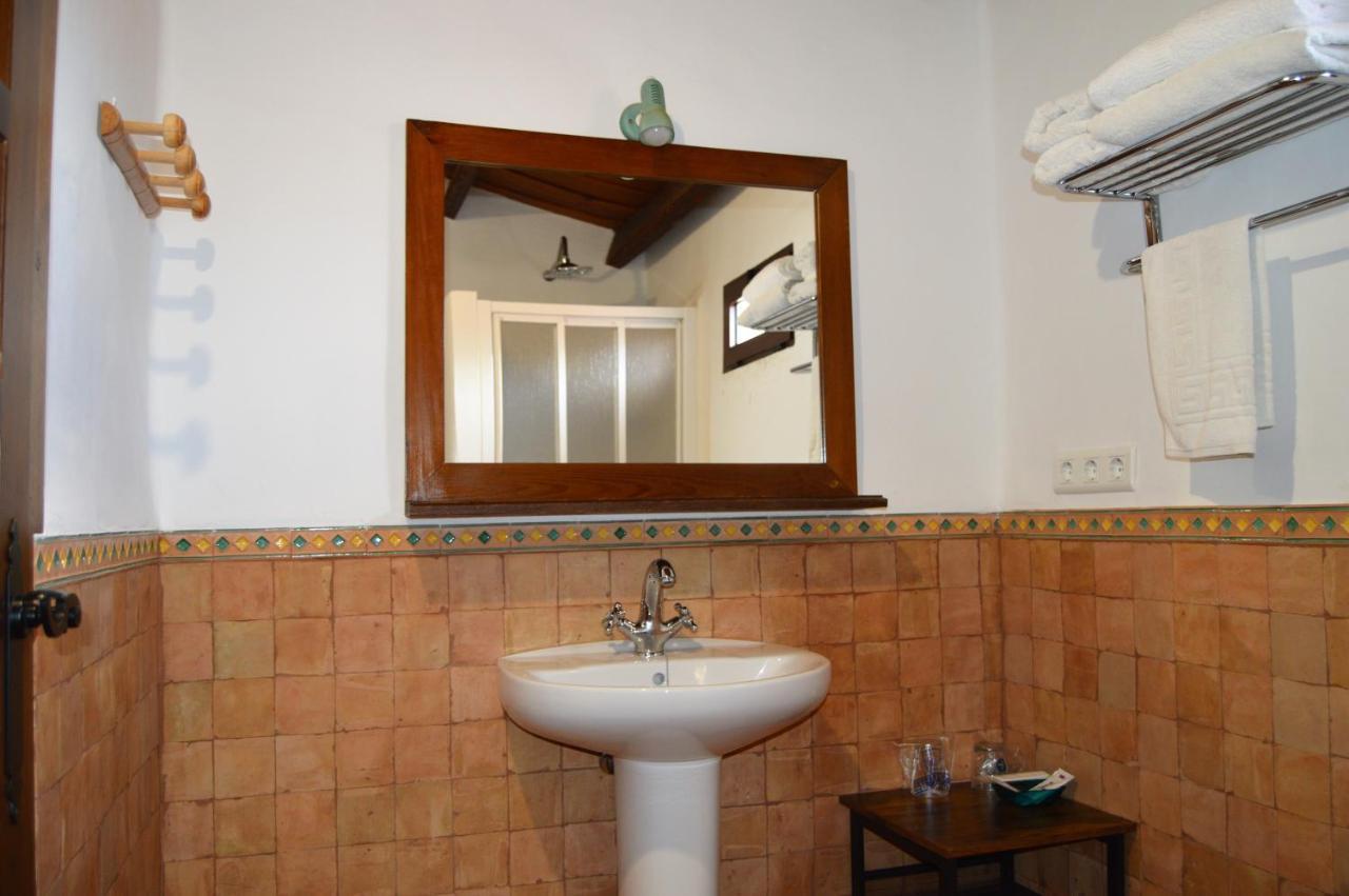 Apartamentos Turisticos - Hostal Los Alisos Aliseda Ngoại thất bức ảnh