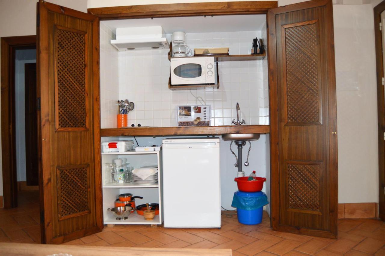 Apartamentos Turisticos - Hostal Los Alisos Aliseda Ngoại thất bức ảnh