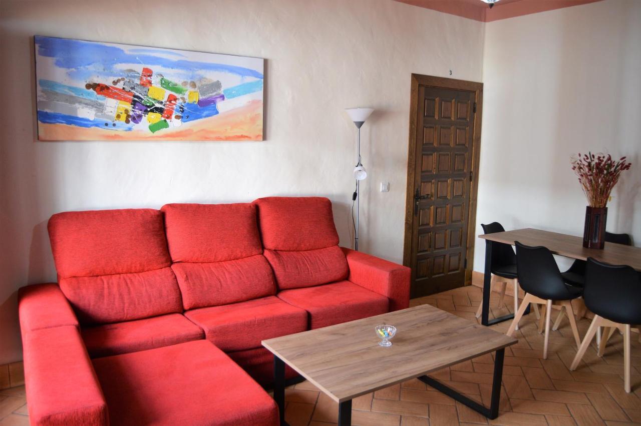 Apartamentos Turisticos - Hostal Los Alisos Aliseda Ngoại thất bức ảnh